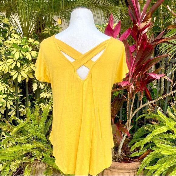 Bobeau Cross Back Tee - Picture 5 of 8